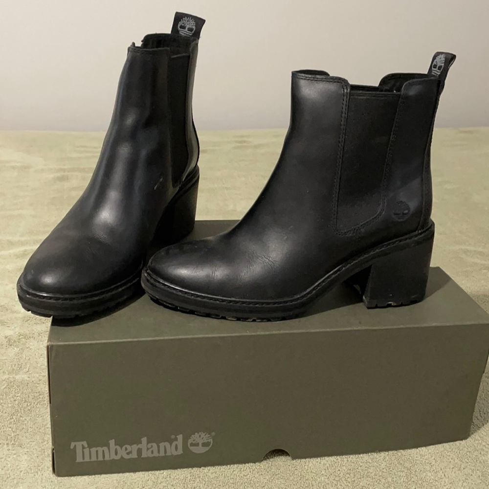 Very comfy waterproof timberland boots only worn 6 times
